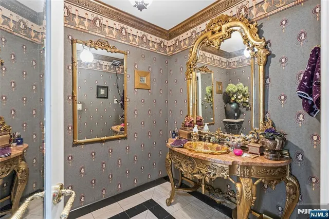 $2,500,000 | 12 East Saddle River Road, Saddle River, NJ 07458