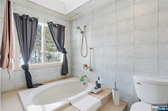 $2,500,000 | 12 East Saddle River Road, Saddle River, NJ 07458