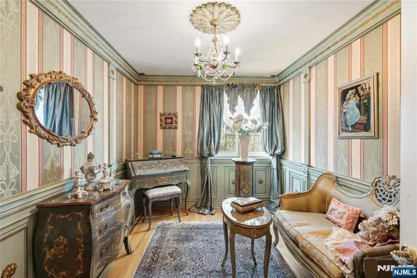 $2,500,000 | 12 East Saddle River Road, Saddle River, NJ 07458