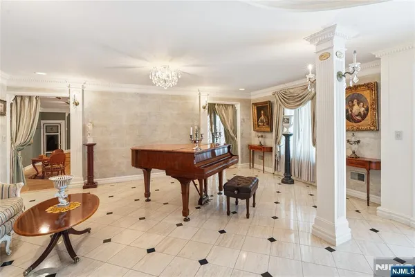 $2,500,000 | 12 East Saddle River Road, Saddle River, NJ 07458