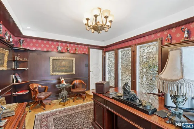 $2,500,000 | 12 East Saddle River Road, Saddle River, NJ 07458