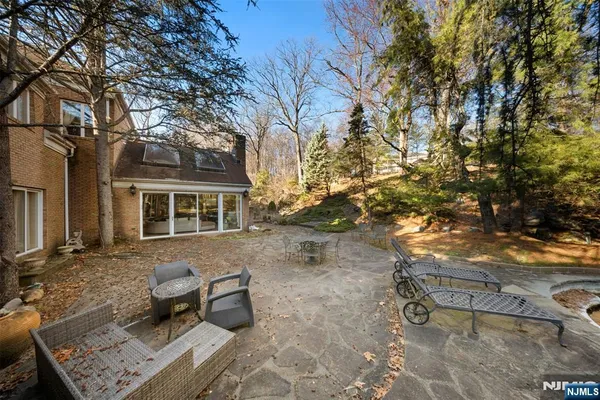 $2,500,000 | 12 East Saddle River Road, Saddle River, NJ 07458