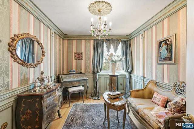 $2,500,000 | 12 East Saddle River Road, Saddle River, NJ 07458