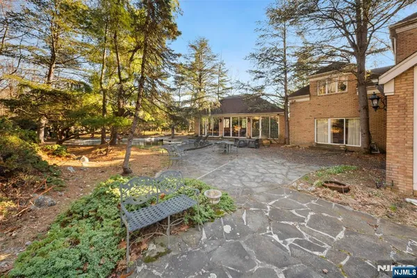 $2,500,000 | 12 East Saddle River Road, Saddle River, NJ 07458