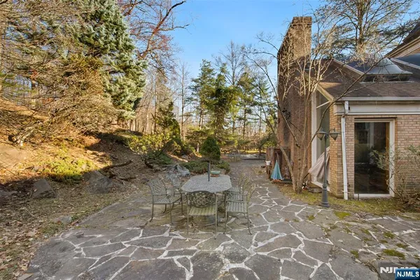 $2,500,000 | 12 East Saddle River Road, Saddle River, NJ 07458