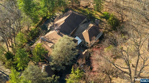 $2,500,000 | 12 East Saddle River Road, Saddle River, NJ 07458