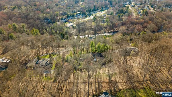$2,500,000 | 12 East Saddle River Road, Saddle River, NJ 07458