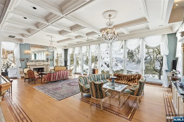 $2,500,000 | 12 East Saddle River Road, Saddle River, NJ 07458