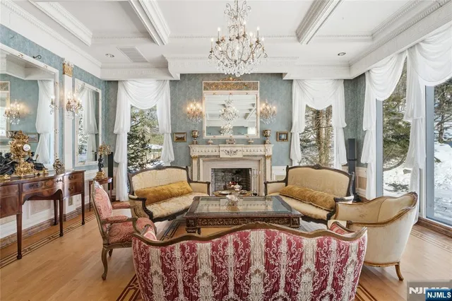 $2,500,000 | 12 East Saddle River Road, Saddle River, NJ 07458