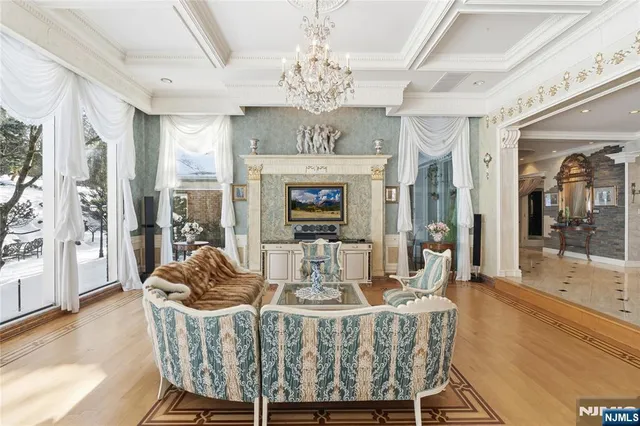 $2,500,000 | 12 East Saddle River Road, Saddle River, NJ 07458