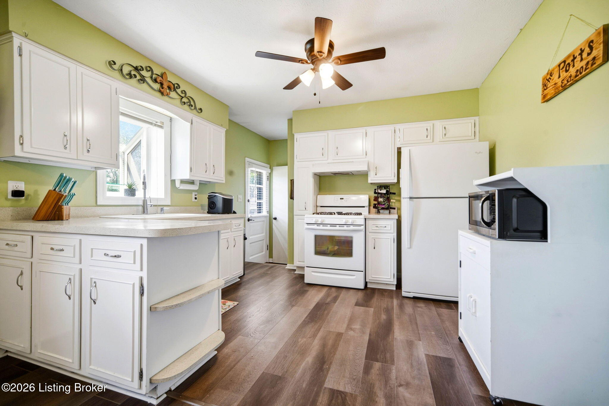 2604 Alps Road Louisville, KY 40216 - Photo 15 of 63 15-web-or-mls-2605 Alps Rd-15