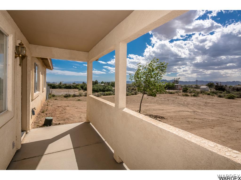 3620 Bosque Road Golden Valley, AZ 86413 - Photo 18 of 35 a view of a balcony