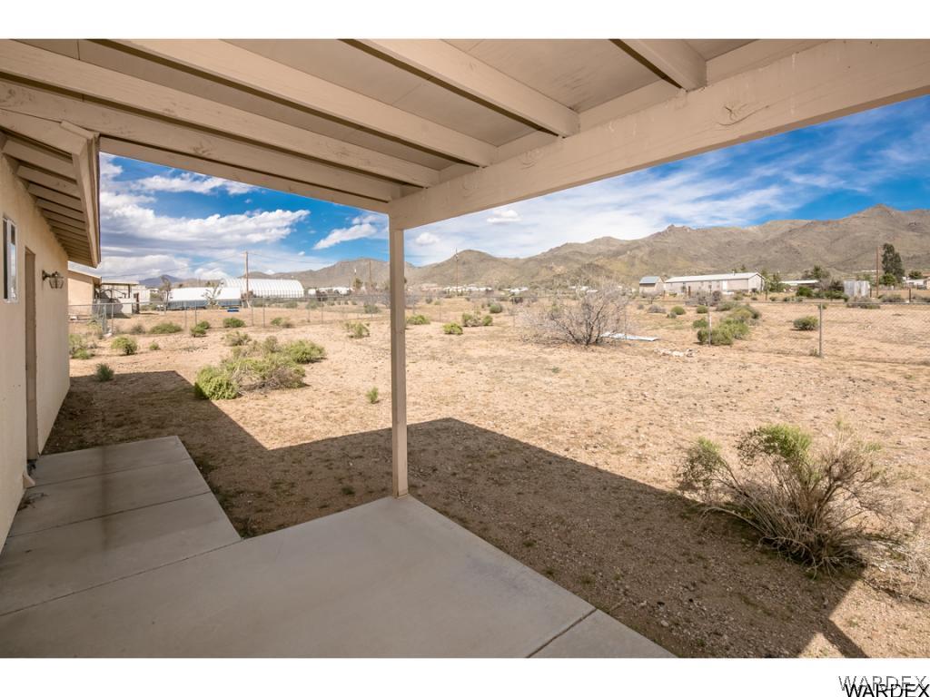 3620 Bosque Road Golden Valley, AZ 86413 - Photo 24 of 35 a view of sky from window