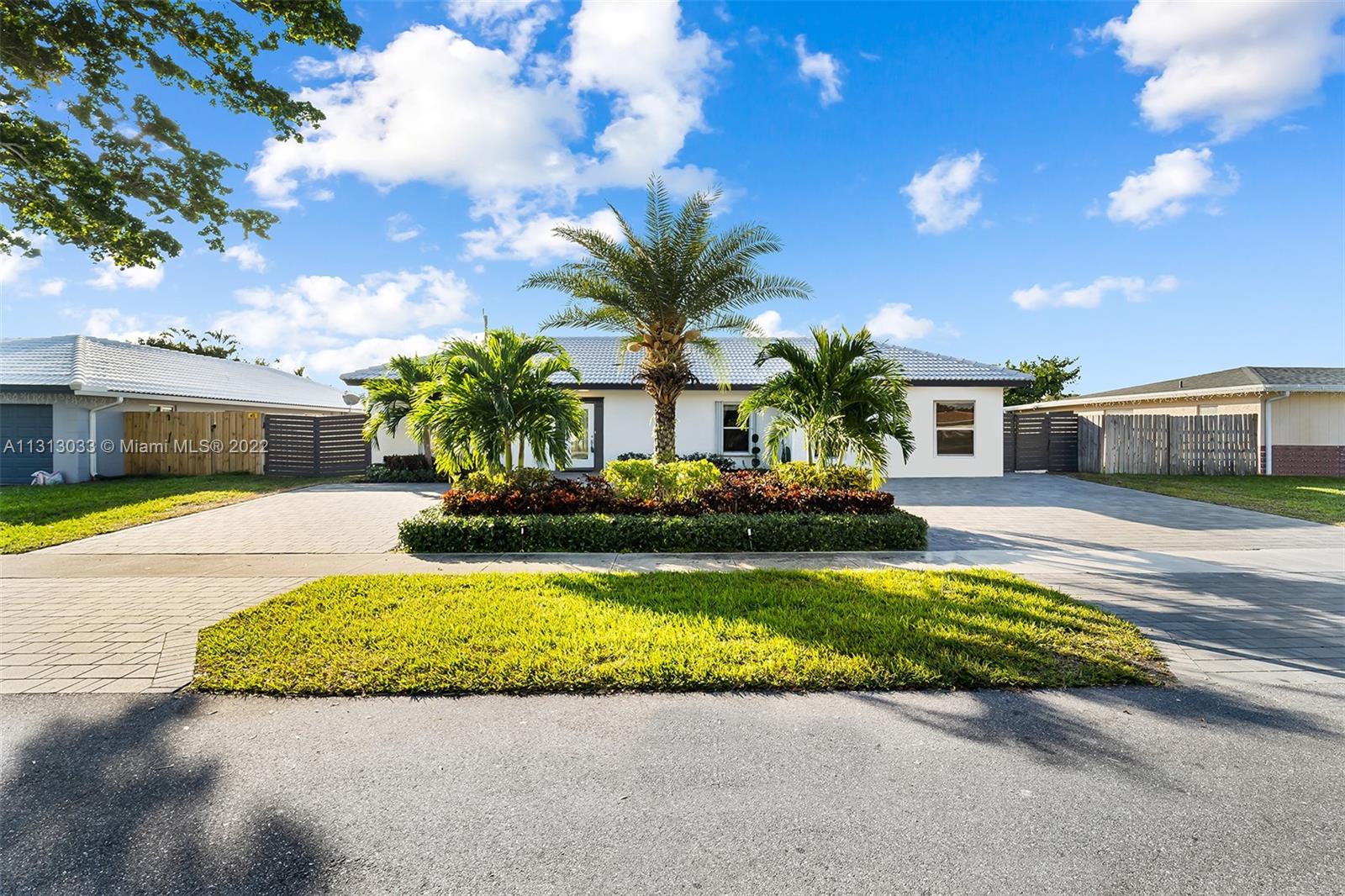 585 Northwest 15th Avenue Boca Raton, FL 33486 - Photo 1 of 55 Gallery Image 1
