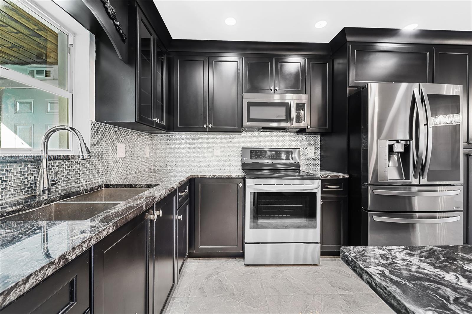 585 Northwest 15th Avenue Boca Raton, FL 33486 - Photo 13 of 55 Gallery Image 13
