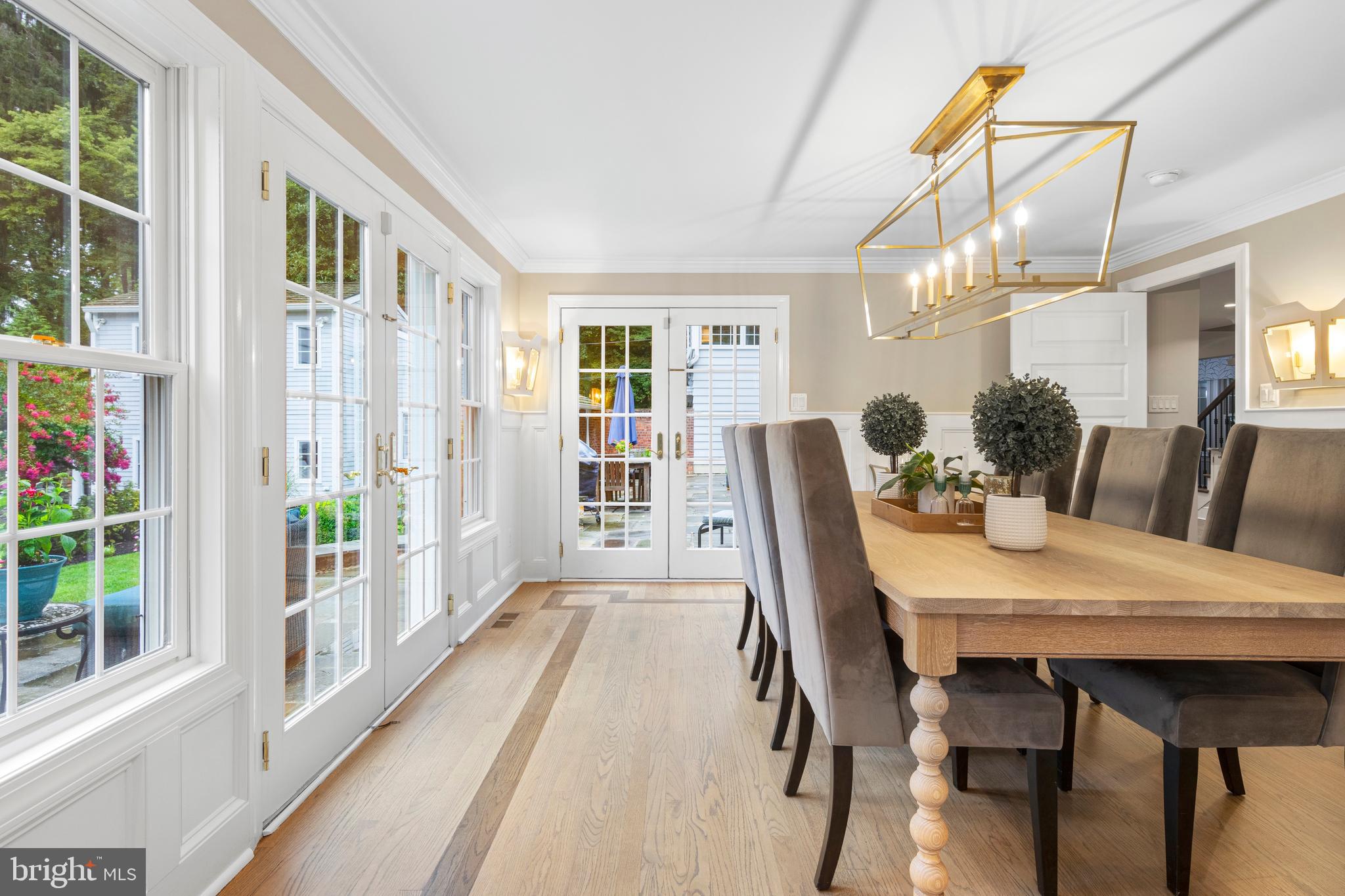 2 Private Way Wayne, PA 19087 - Photo 17 of 61 Inlaid wood flooring in dining room