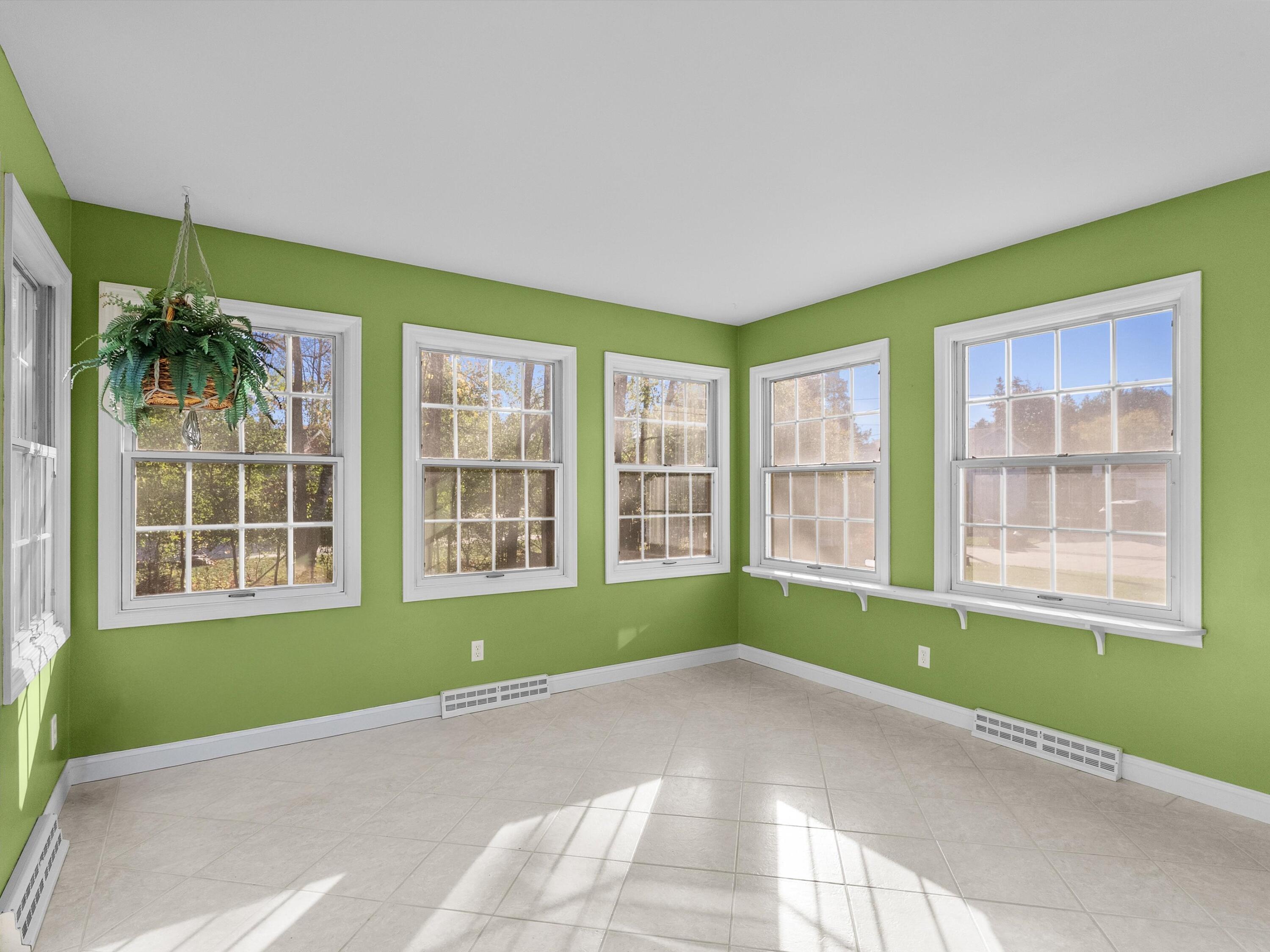 1127 Tanglewood Road Manitowoc, WI 54220 - Photo 8 of 72 35-034_2625342_09243