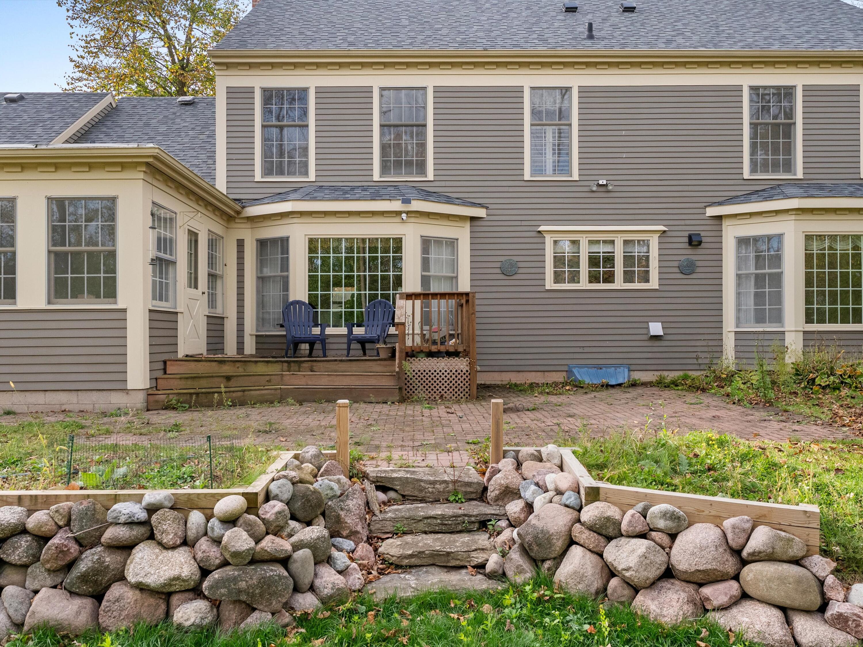 1127 Tanglewood Road Manitowoc, WI 54220 - Photo 16 of 72 16-015_2625342_09612