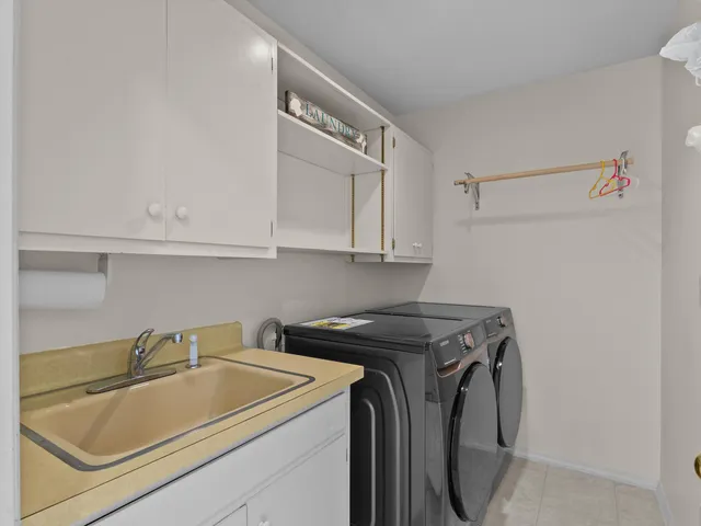 $579,000 | 1127 Tanglewood Road, Manitowoc, WI 54220