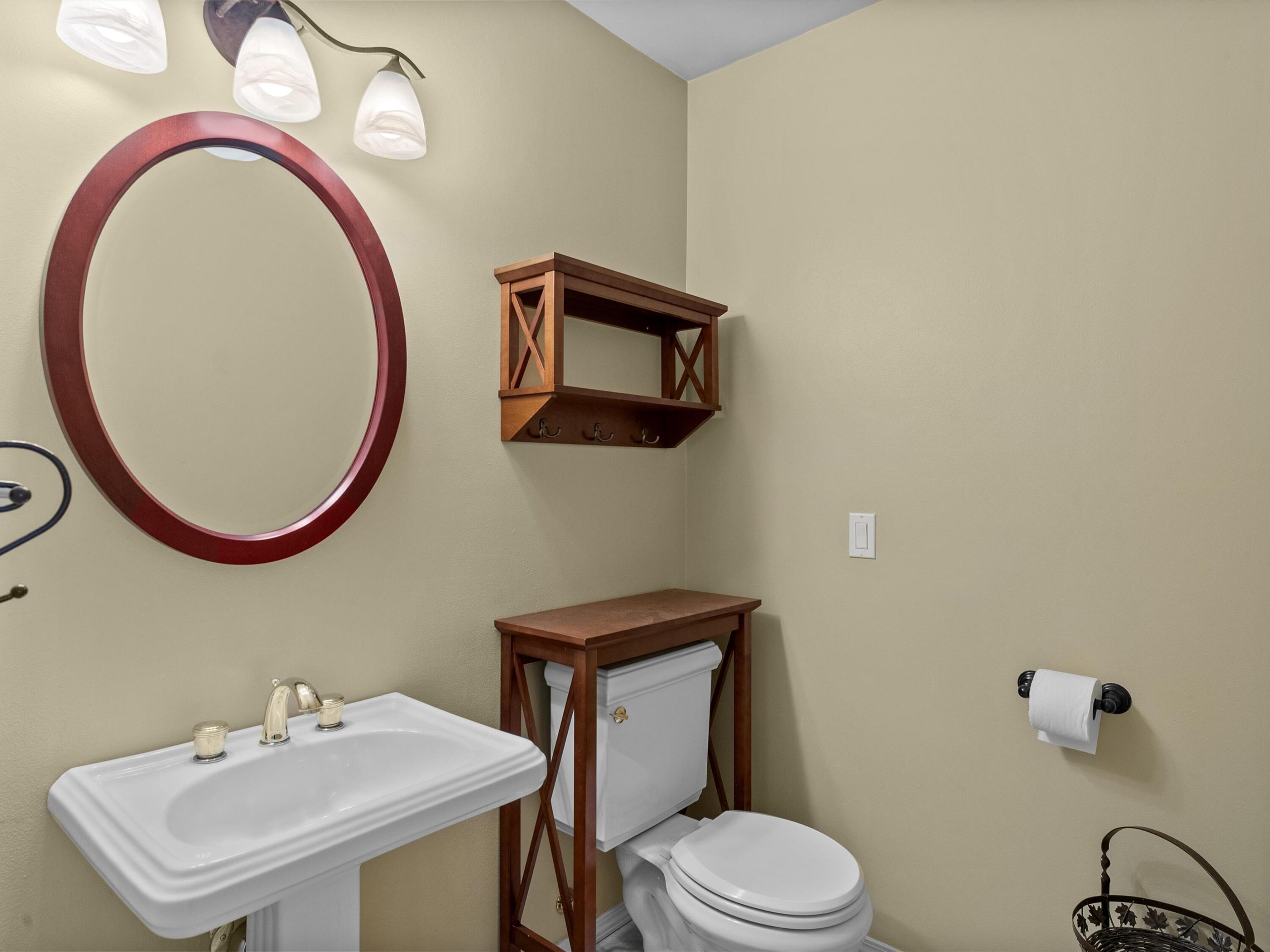 1127 Tanglewood Road Manitowoc, WI 54220 - Photo 38 of 72 38-037_2625342_09258