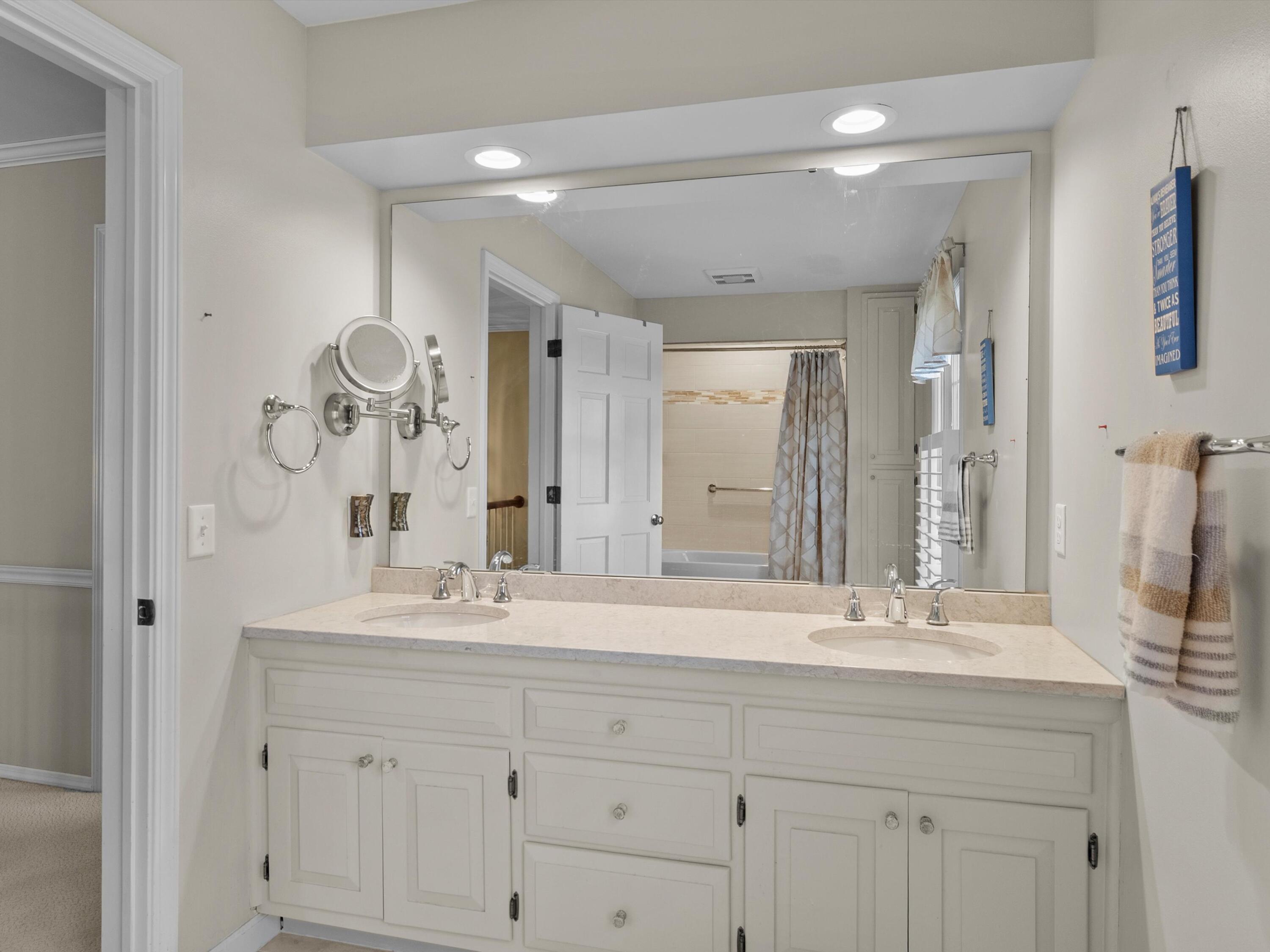 1127 Tanglewood Road Manitowoc, WI 54220 - Photo 45 of 72 45-044_2625342_09293