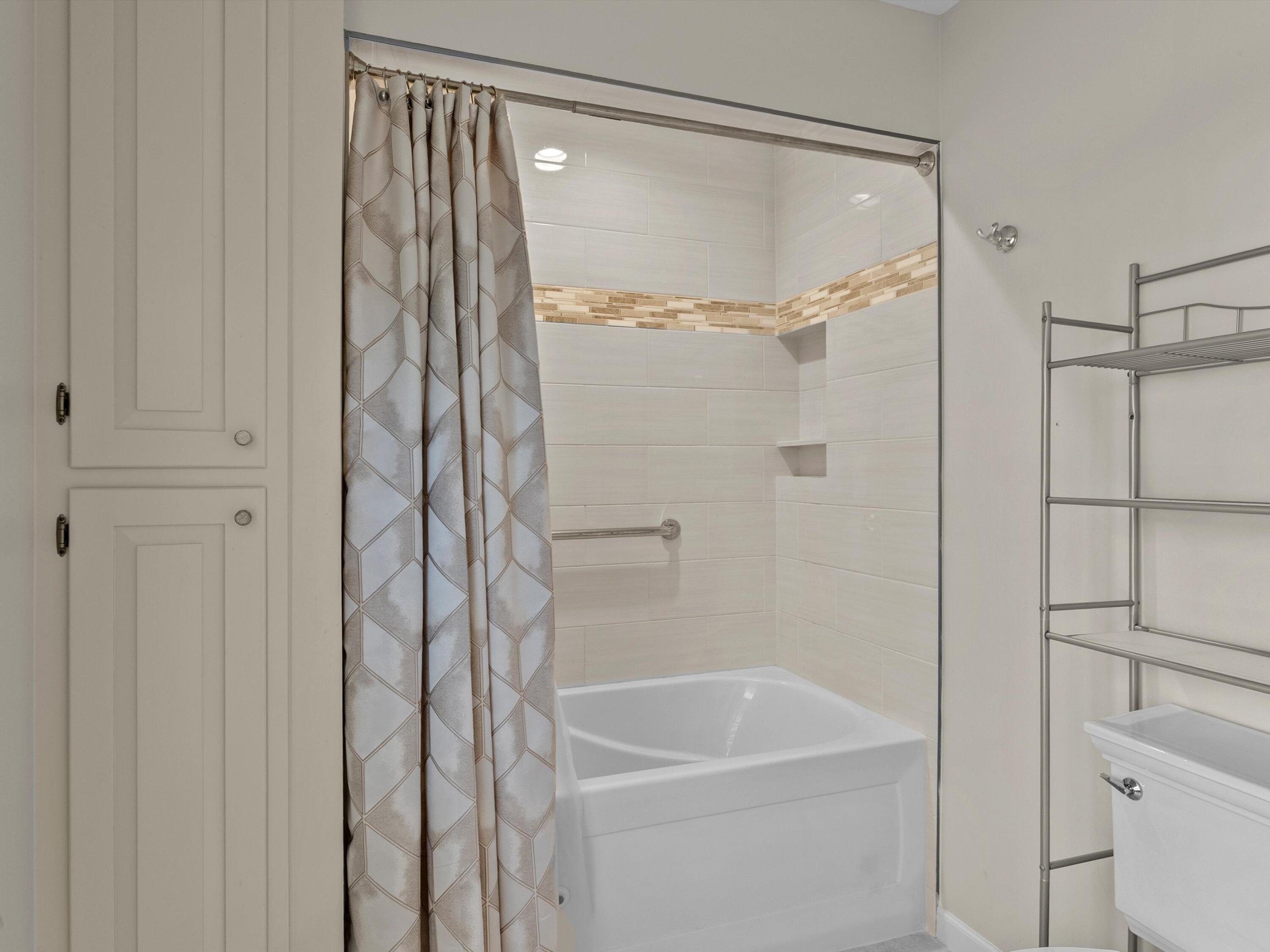 1127 Tanglewood Road Manitowoc, WI 54220 - Photo 46 of 72 46-045_2625342_09298