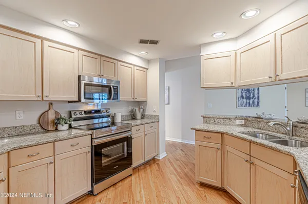 $2,500 | 2099 Winterbourne North, Unit 308, Orange Park, FL 32073