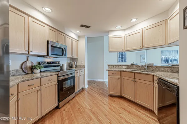 $2,500 | 2099 Winterbourne North, Unit 308, Orange Park, FL 32073