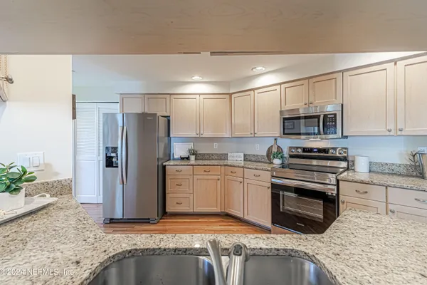 $2,500 | 2099 Winterbourne North, Unit 308, Orange Park, FL 32073