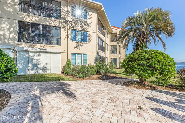 $2,500 | 2099 Winterbourne North, Unit 308, Orange Park, FL 32073