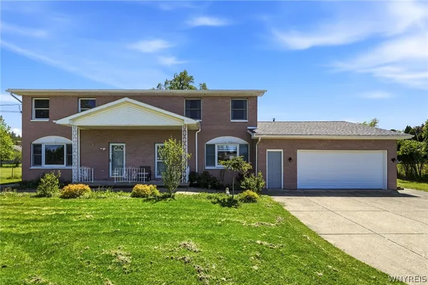 $2,000 | 555 Lakeview Avenue, Orchard Park, NY 14127