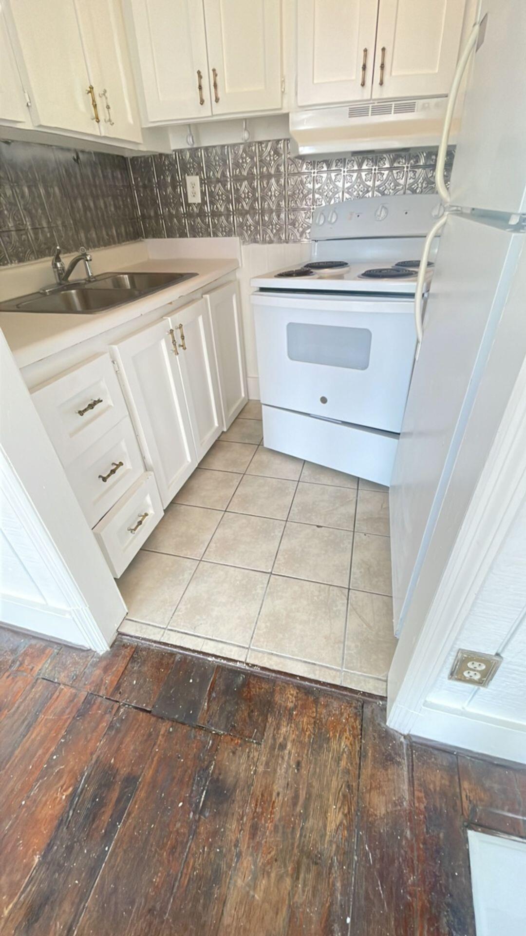 293 King Street, Unit 4 Charleston, SC 29401 - Photo 4 of 9 2