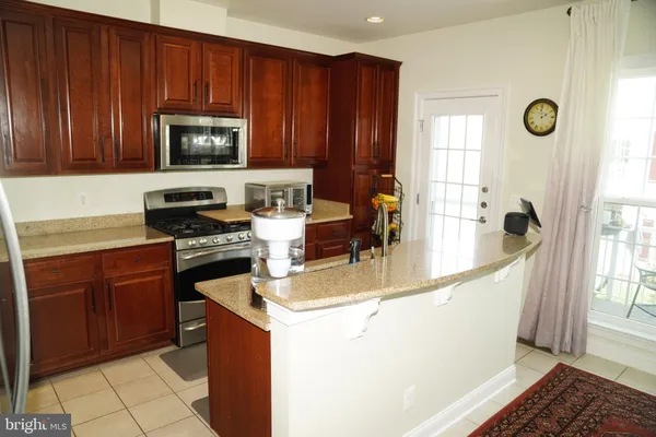 $699,999 | 43610 McKay Terrace, Chantilly, VA 20152