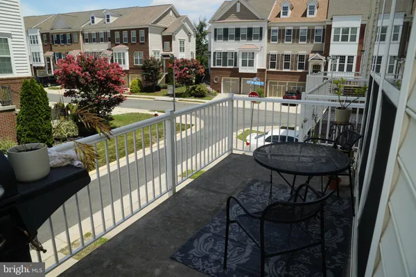 $699,999 | 43610 McKay Terrace, Chantilly, VA 20152