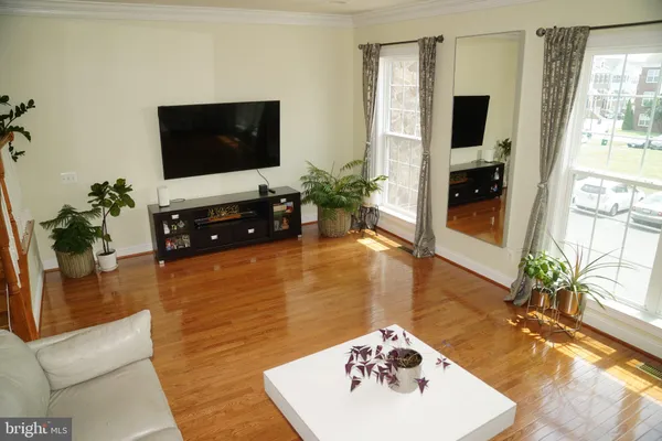 $699,999 | 43610 McKay Terrace, Chantilly, VA 20152