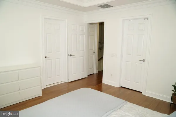 $699,999 | 43610 McKay Terrace, Chantilly, VA 20152