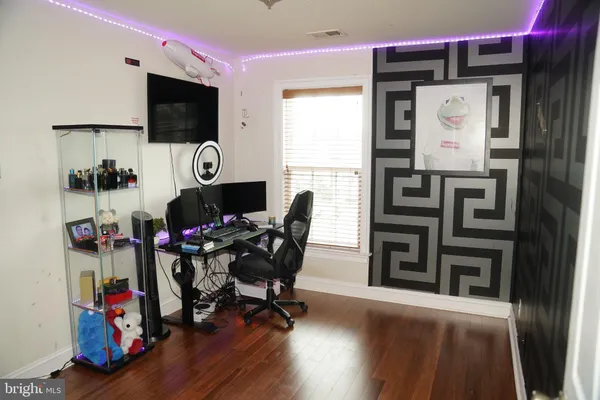 $699,999 | 43610 McKay Terrace, Chantilly, VA 20152