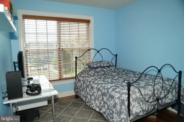 $699,999 | 43610 McKay Terrace, Chantilly, VA 20152