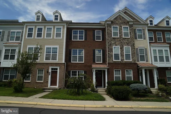 $699,999 | 43610 McKay Terrace, Chantilly, VA 20152