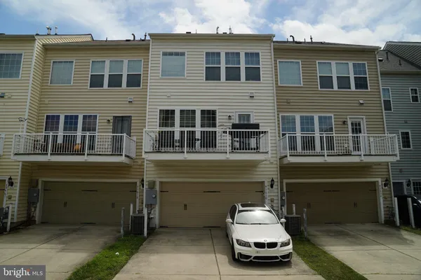 $699,999 | 43610 McKay Terrace, Chantilly, VA 20152