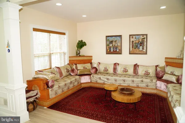 $699,999 | 43610 McKay Terrace, Chantilly, VA 20152