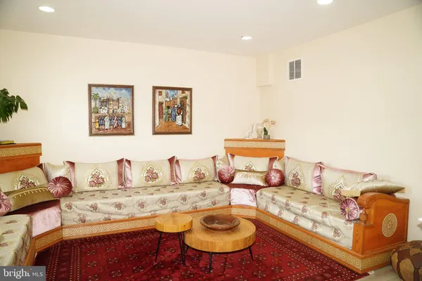 $699,999 | 43610 McKay Terrace, Chantilly, VA 20152