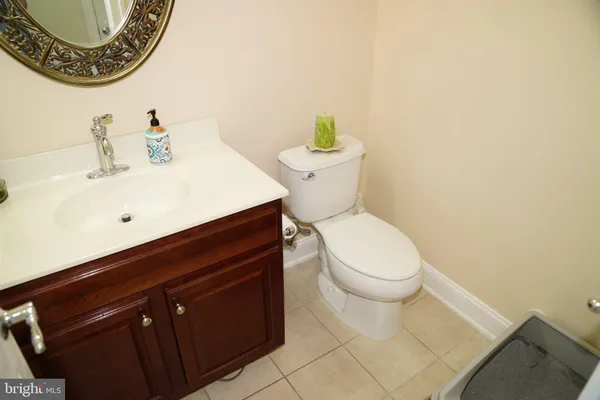 $699,999 | 43610 McKay Terrace, Chantilly, VA 20152