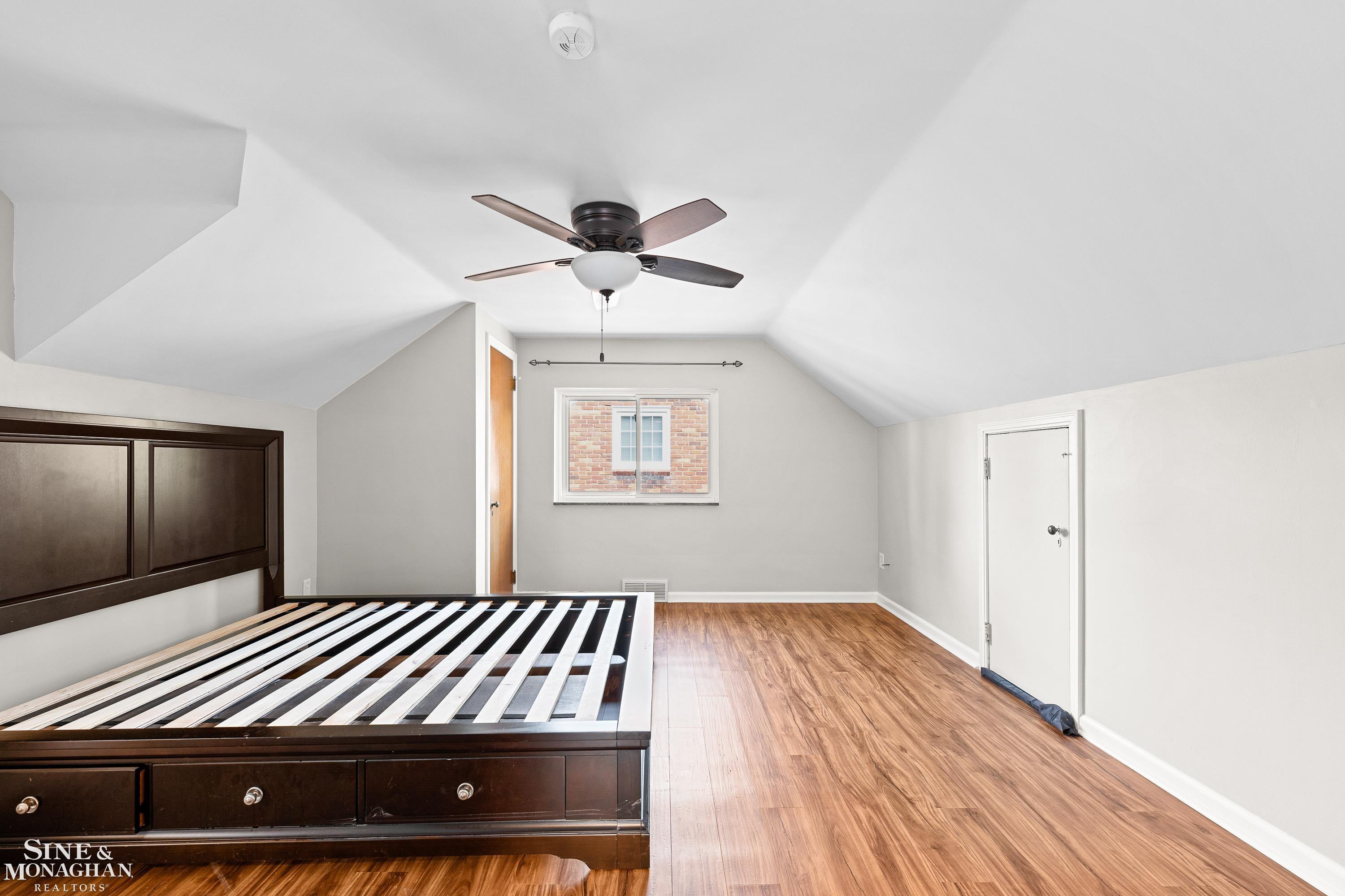 411 Cloverly Road Grosse Pointe Farms, MI 48236 - Photo 23 of 40