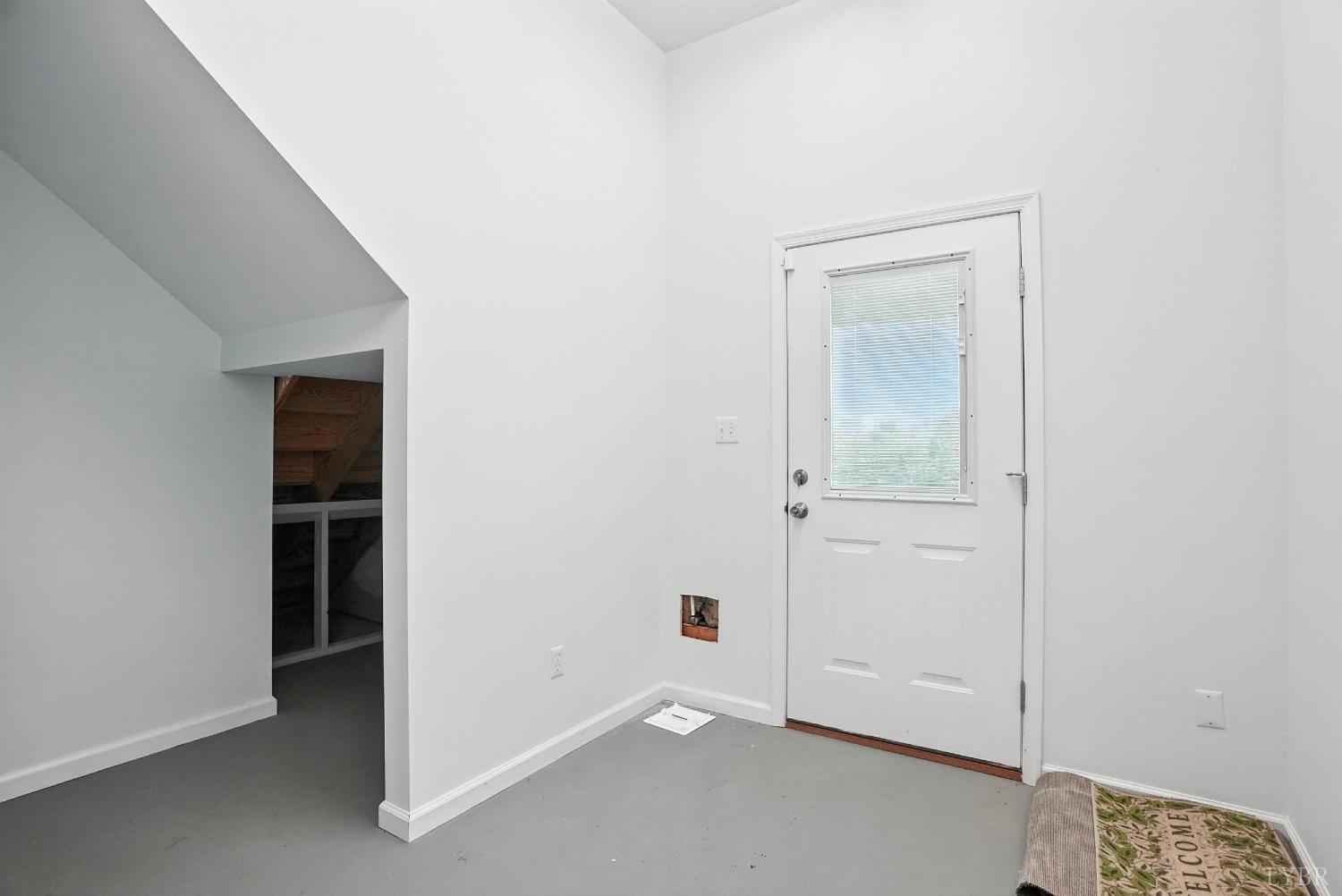 1433 Piney Mountain Road Appomattox, VA 24522 - Photo 33 of 68 an empty room with closet