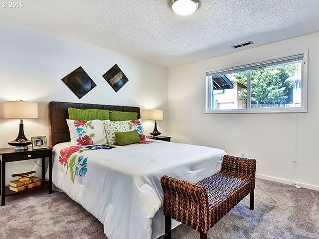 1258 Southwest Taylors Ferry Road Portland, OR 97219 - Photo 9 of 23 Bedroom, Primary