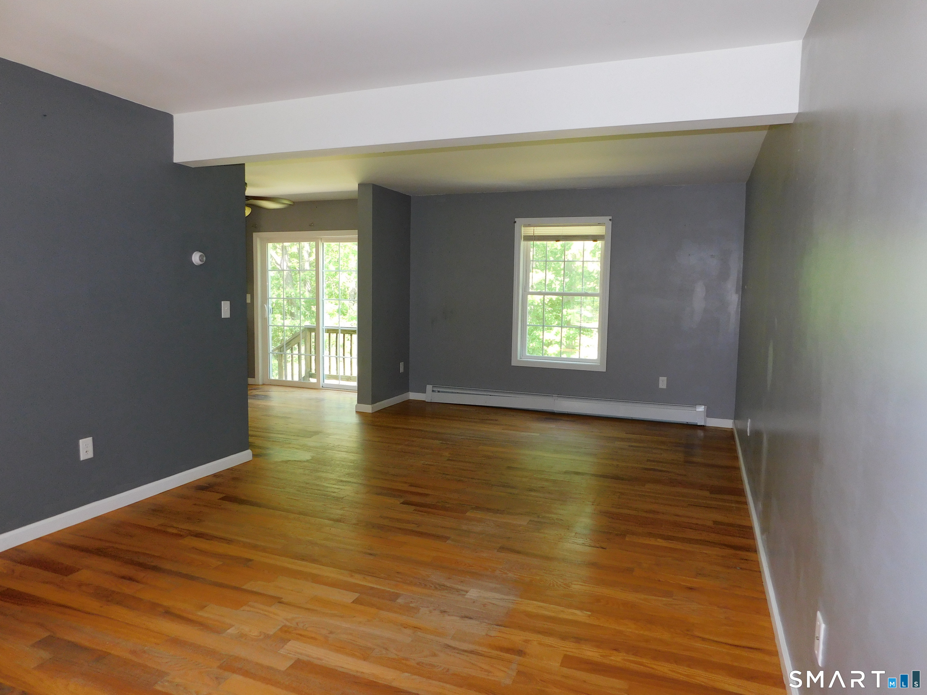 32 2nd Street Lebanon, CT 06249 - Photo 4 of 28 Livingroom