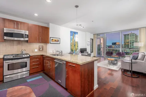 $859,000 | 325 Berry Street, Unit 717, San Francisco, CA 94158