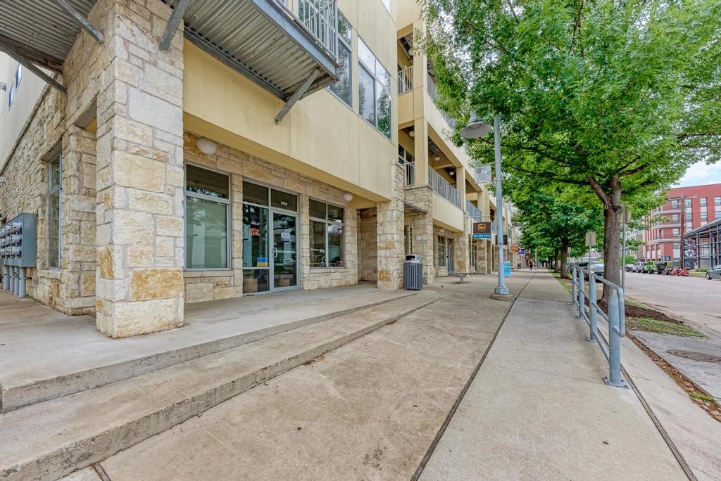 2401 East 6th Street, Unit 3046 Austin, TX 78702 - Photo 3 of 35 Building with on-site retail at 6th & Pedernales