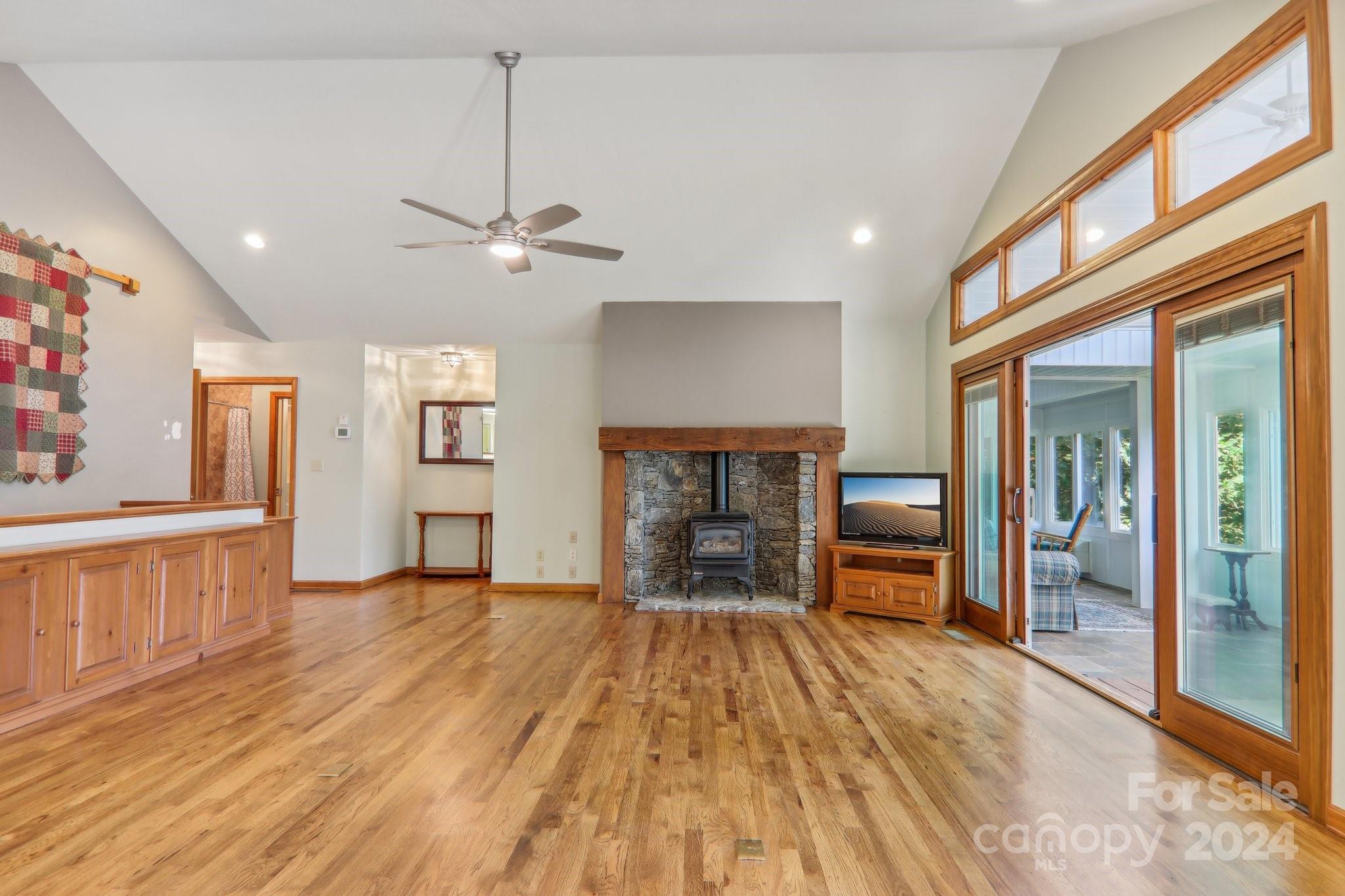 376 Higher Ground Ridge Waynesville, NC 28785 - Photo 5 of 47 Gallery Image 5